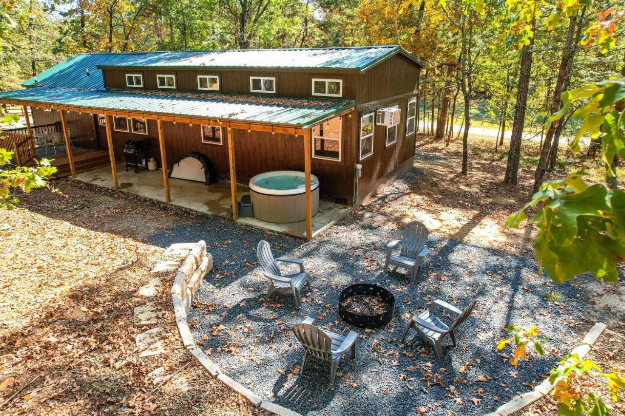Stylish Cabin By Beavers Bend Hot Tub And Fire Pit Broken Bow Exterior foto